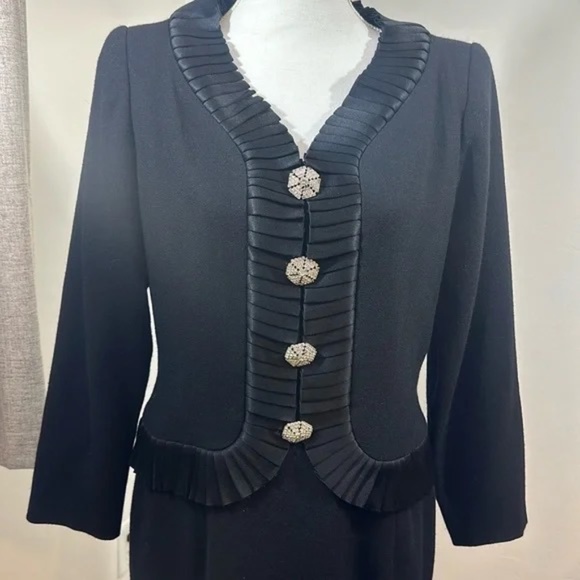 Vintage Carolina Herrera 100% wool dress with rhinestone buttons sz 14 - Picture 2 of 11